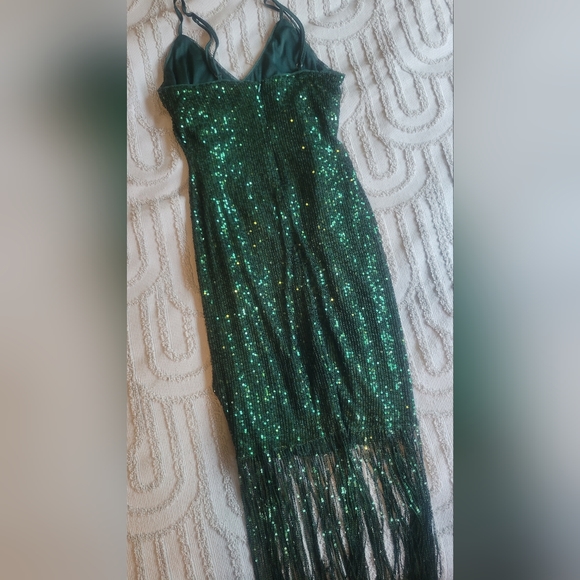 Sequined Bodycon Dress - Picture 7 of 8